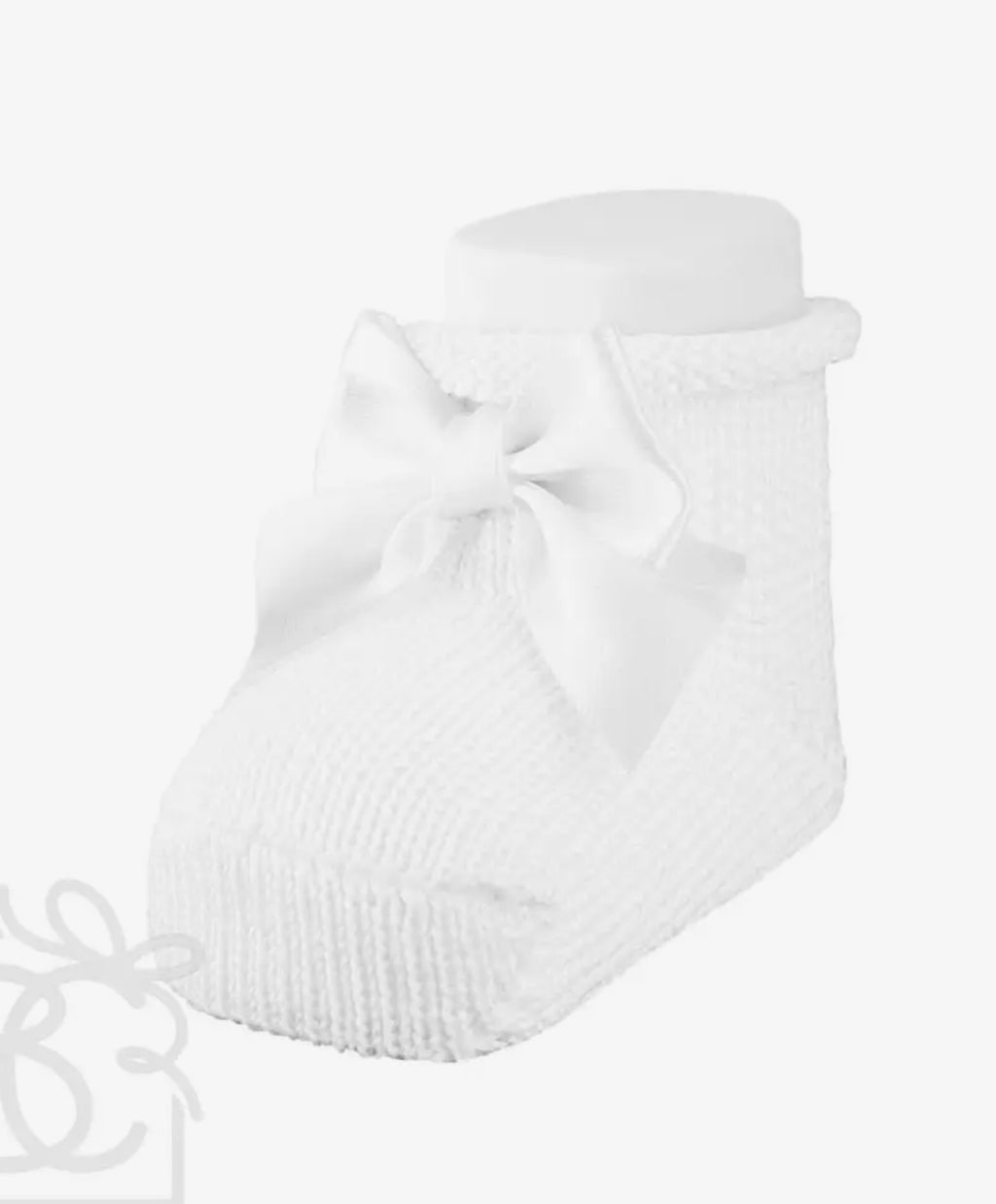 Newborn Scottish Yarn Socks with Bow-White